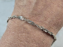 Load image into Gallery viewer, Womens Vintage Estate Twisted Sterling Silver Bracelet 4.2g E6760