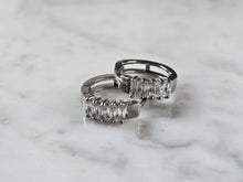 Load image into Gallery viewer, Womens Vintage Estate Sterling Silver CZ Hoop Earrings, 3.6g E6765