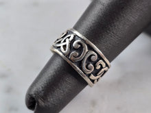 Load image into Gallery viewer, Womens Vintage Estate Sterling Silver Celtic Eternity Knot Ring 4.5g E6814