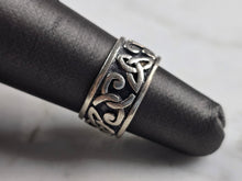 Load image into Gallery viewer, Womens Vintage Estate Sterling Silver Celtic Eternity Knot Ring 4.5g E6814