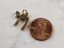 Load image into Gallery viewer, Vintage Estate 14K Yellow Gold Jewish Judaica Hebrew Chai Pendant, 2.1g E6827