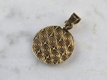 Load image into Gallery viewer, Vintage Estate 14K Yellow Gold Religious Jesus Cross Pendant, 1.0g E6830