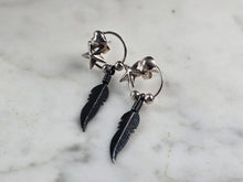 Load image into Gallery viewer, Womens Vintage Estate Sterling Silver Southwestern Feather Earrings 2.3g E686