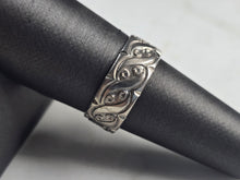 Load image into Gallery viewer, Womens Vintage Estate Sterling Silver Esposito Band Ring 3.9g E6885