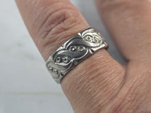 Load image into Gallery viewer, Womens Vintage Estate Sterling Silver Esposito Band Ring 3.9g E6885