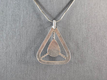 Load image into Gallery viewer, Womens Vintage Sterling Silver Southwestern Turquoise Pendant Necklace 9.5g E689