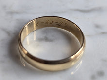 Load image into Gallery viewer, Mens Vintage Estate 14K Yellow Gold Wedding Band Ring 4.2g E6904
