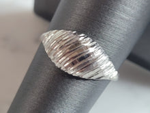 Load image into Gallery viewer, Womens Vintage Estate Sterling Silver Modernist Ring 1.5g E6906