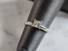 Load image into Gallery viewer, Womens Vintage Estate 14K White Gold Diamond Ring, 2.0g E6929