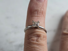Load image into Gallery viewer, Womens Vintage Estate 14K White Gold Diamond Ring, 2.0g E6929