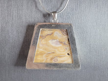 Load image into Gallery viewer, Womens Vintage Estate Sterling Silver Jasper Necklace 22.9g E6934