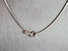 Load image into Gallery viewer, Womens Vintage Estate Sterling Silver Jasper Necklace 22.9g E6934