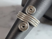 Load image into Gallery viewer, Womens Vintage Estate Sterling Silver Modernist Ring 5.7g E6945
