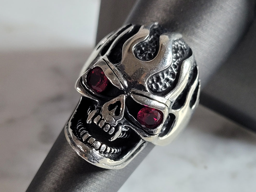 Mens Sterling Silver Ruby Eyed Skull Goth Ring 13.8g E6981