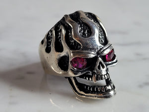 Mens Sterling Silver Ruby Eyed Skull Goth Ring 13.8g E6981