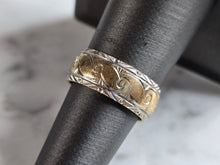 Load image into Gallery viewer, Womens Vintage Estate 14K Mixed Gold Etched Goldman Band Ring 6.1g E6993