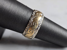 Load image into Gallery viewer, Womens Vintage Estate 14K Mixed Gold Etched Goldman Band Ring 6.1g E6993