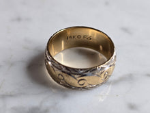 Load image into Gallery viewer, Womens Vintage Estate 14K Mixed Gold Etched Goldman Band Ring 6.1g E6993