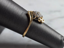 Load image into Gallery viewer, Womens Vintage Estate 14K Yellow Gold Diamond Cluster Ring, 2.1g E6998