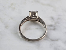 Load image into Gallery viewer, Womens Vintage Estate Sterling Silver CZ Ring 3.0g 7006