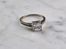 Load image into Gallery viewer, Womens Vintage Estate Sterling Silver CZ Ring 3.0g 7006