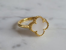 Load image into Gallery viewer, Womens Sterling Silver Gold Tone 4 Leaf Clover Ring 1.9g E7029