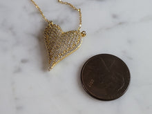 Load image into Gallery viewer, Womens Vintage Estate Sterling Silver Gold Tone Heart Pendant Necklace 3.2g E7031