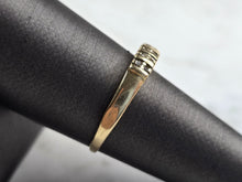 Load image into Gallery viewer, Womens Vintage Estate 14K Yellow Gold Diamond Ring, 1.8g E7032