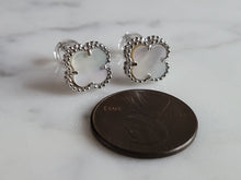 Load image into Gallery viewer, Womens Sterling Silver 4 Leaf Clover Earrings 1.8g E7033