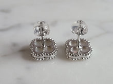 Load image into Gallery viewer, Womens Sterling Silver 4 Leaf Clover Earrings 1.8g E7033
