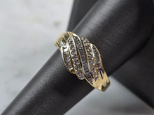 Load image into Gallery viewer, Womens Vintage Estate 10K Yellow Gold Modernist Diamond Ring 4.0g E7034