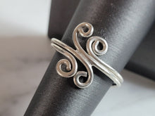 Load image into Gallery viewer, Womens Vintage Estate Sterling Silver Modernist Ring 2.2g E7052