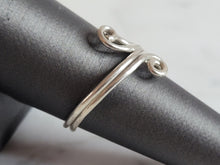 Load image into Gallery viewer, Womens Vintage Estate Sterling Silver Modernist Ring 2.2g E7052