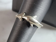 Load image into Gallery viewer, Womens Vintage Estate Sterling Silver Dolphins Ring 2.7g E7063