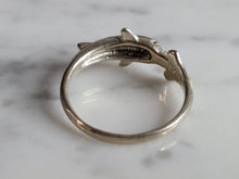 Load image into Gallery viewer, Womens Vintage Estate Sterling Silver Dolphins Ring 2.7g E7063