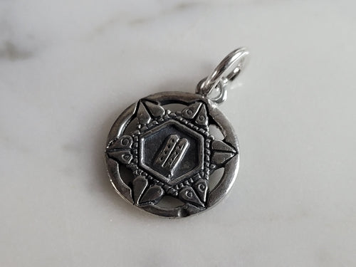 Vintage Sterling Silver Jewish Judaica Star of David Torah Pendant 2.0g E7077