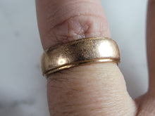 Load image into Gallery viewer, Womens Vintage Estate 10K Yellow Gold Wedding Band Ring 5.9g E7084