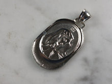 Load image into Gallery viewer, Womens Sterling Silver Virgin Mary Pendant Necklace 6.0g E7091