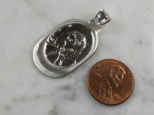 Load image into Gallery viewer, Womens Sterling Silver Virgin Mary Pendant Necklace 6.0g E7091
