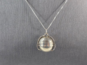 Womens Vintage Estate Sterling Silver Necklace Grandma Locket 14.2g E7104