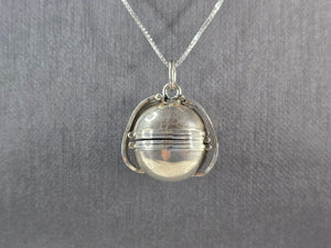 Womens Vintage Estate Sterling Silver Necklace Grandma Locket 14.2g E7104