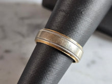 Load image into Gallery viewer, Womens Vintage Estate 14k Gold Novell Wedding Band Ring 4.6g E7108