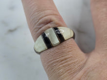 Load image into Gallery viewer, Womens Vintage Estate Sterling Silver Modernist Ring 3.2g E7109