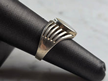 Load image into Gallery viewer, Womens Vintage Estate Sterling Silver Modernist Ring 5.1g E7114