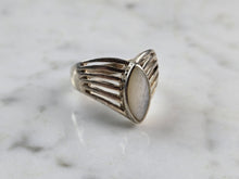 Load image into Gallery viewer, Womens Vintage Estate Sterling Silver Modernist Ring 5.1g E7114