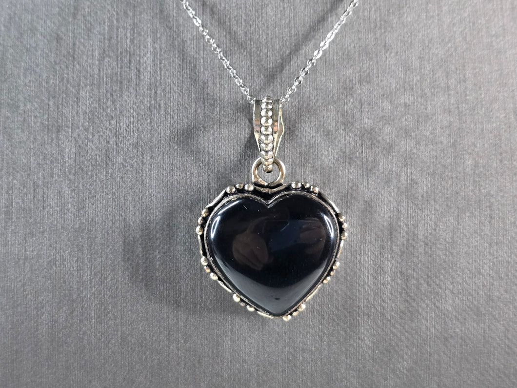 Womens Estate Sterling Silver Onyx Heart Pendant Necklace 10.9g E7119