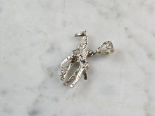 Load image into Gallery viewer, Womens Vintage Estate Sterling Silver Giraffe Pendant 2.7g E7122