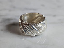 Load image into Gallery viewer, Womens Vintage Estate Sterling Silver Modernist Ring 7.4g E7125