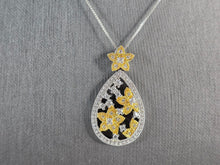 Load image into Gallery viewer, Womens Vintage Estate Sterling Silver Necklace W/ Flower Pendant 9.7g #E7130