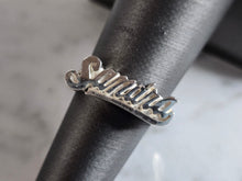 Load image into Gallery viewer, Womens Vintage Estate Sterling Silver " SANDRA" Ring 4.1g E7138